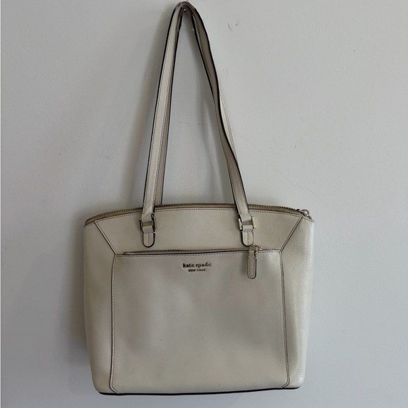 kate spade Handbags - Kate Spade Cream Shoulder Bag